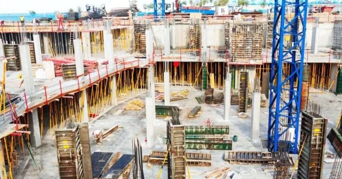 Building  concrete house