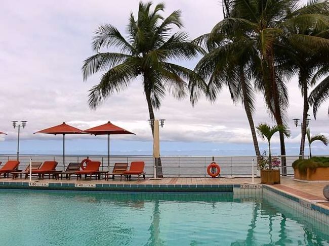 Pool_area_of_the_Le_Méridien,_Libreville
